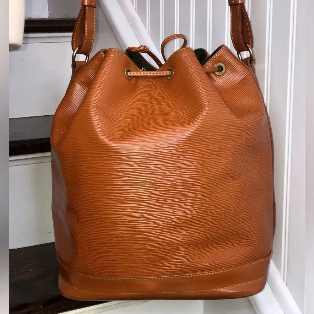 Vintage LOUIS VUITTON Noe Cipango Gold Epi Leather Tote Drawstring Bucket Bag